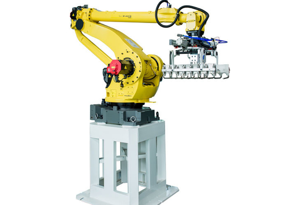 4 robot que empalieta del sobre FANUC del trabajo de AXIS usado en fábrica